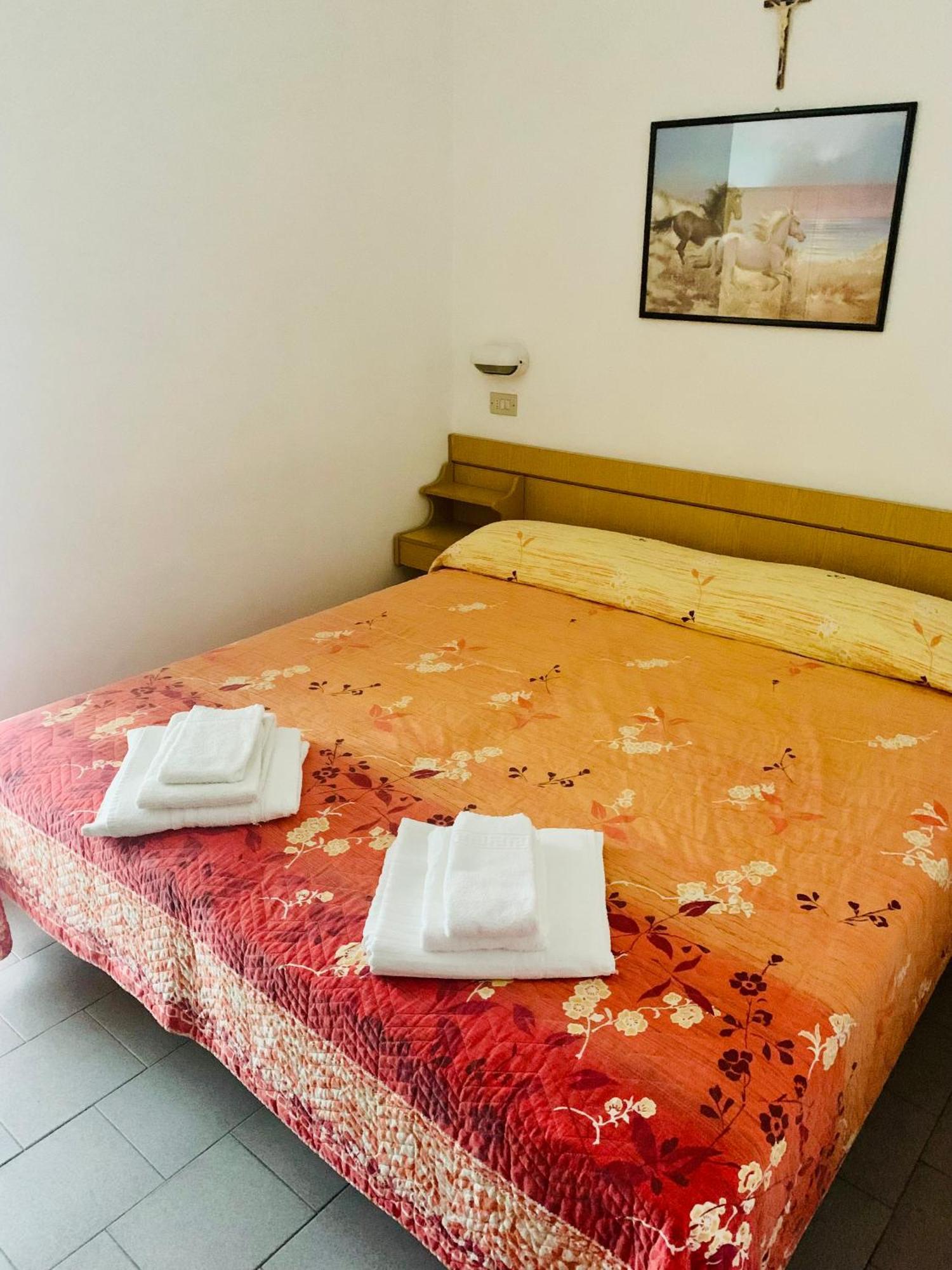Hotel Croce Del Sud Римини Экстерьер фото